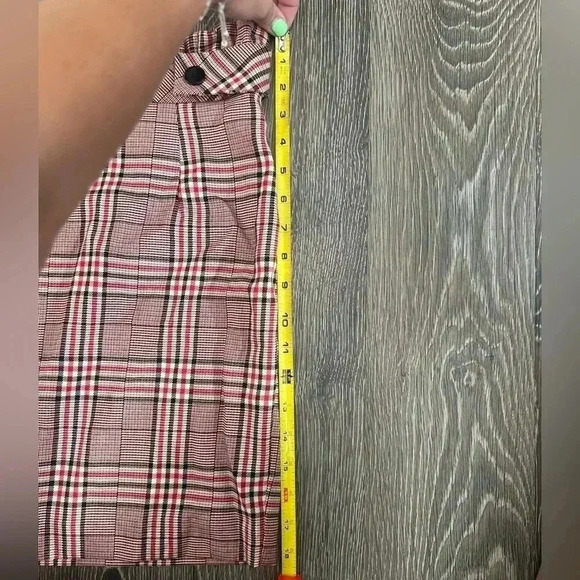 Express Womans Black and Red Plaid Mini Skirt. Size XS - Picture 5 of 5